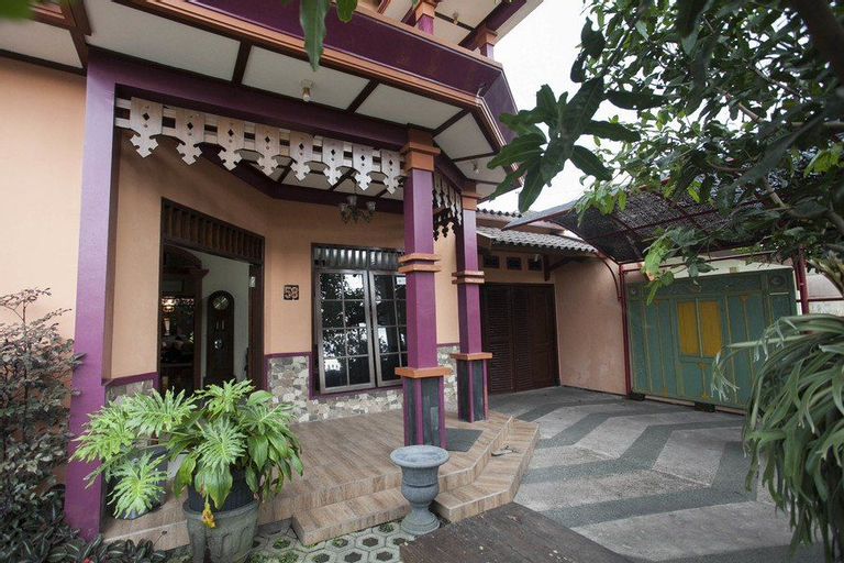 Exterior & Views 2, RedDoorz @ Omah Wetan Sawojajar Malang, Malang