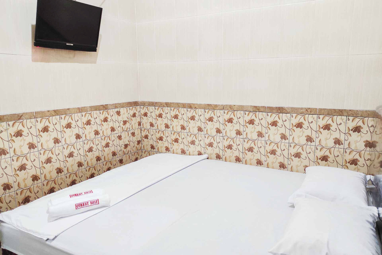 Bedroom 5, Queen Asri Mitra RedDoorz, Kediri