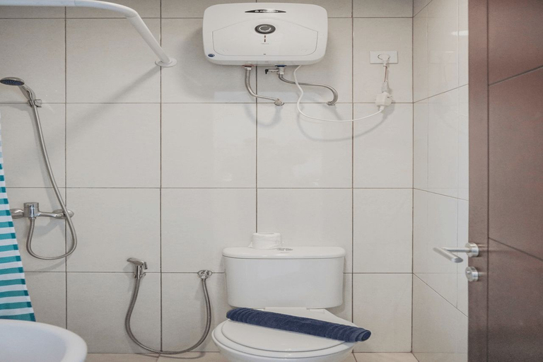Bathroom 5, Cozy 1BR Asatti Apartment By Travelio, Tangerang Selatan