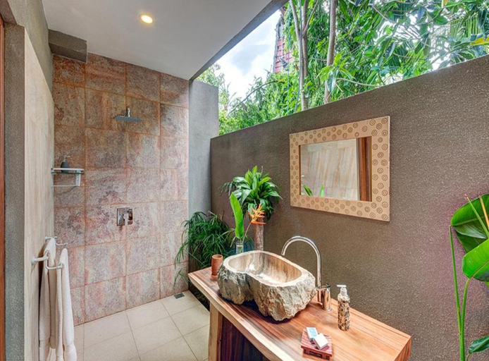 Bathroom 5, Ganesh Lodge, Karangasem
