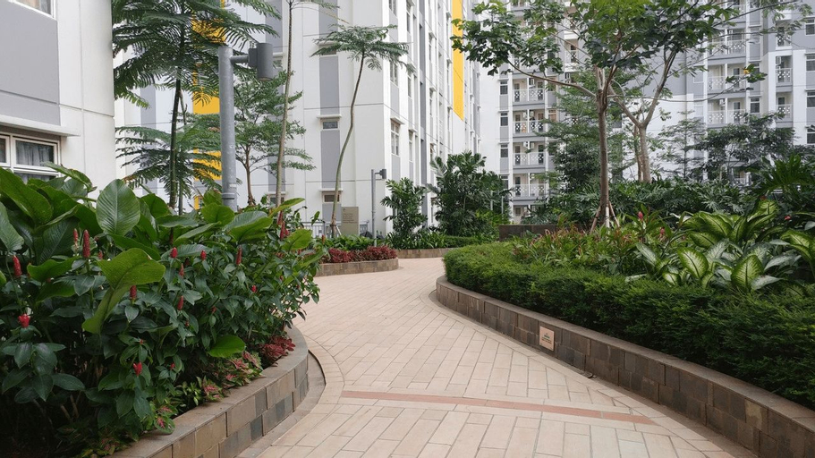 Exterior & Views 2, Pool View 2BR Apartment @ Springlake Summarecon By Travelio, Bekasi