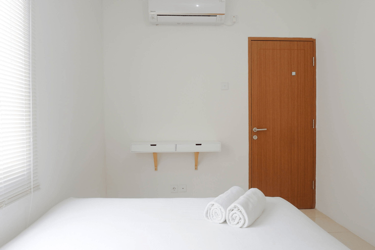 Bedroom 4, Comfortable 2BR Apartment at Pavilion Permata by Travelio, Surabaya