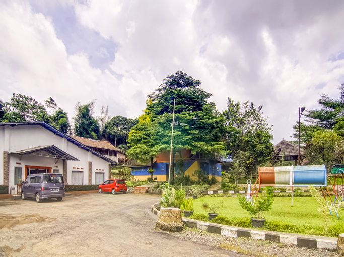 Spot On 90046 Villa Anyelir Yustik Selabintana Sukabumi Booking Murah Di Tiket Com