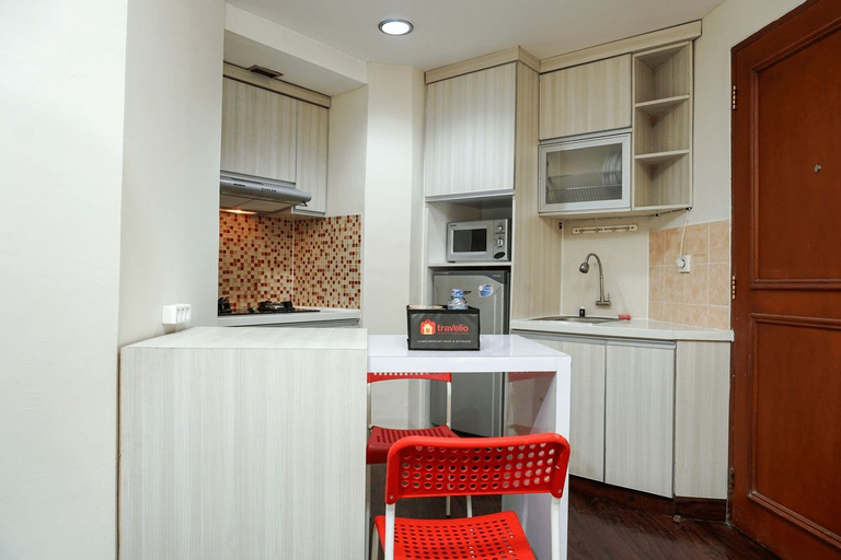 Others 4, Comfy 3BR Apartment at Mediterania Gajah Mada By Travelio, Jakarta Barat