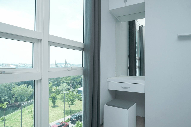 1BR Comfy Apartment at CitraLake Suites By Travelio, West Jakarta
