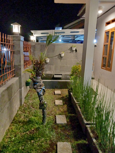 Exterior & Views 6