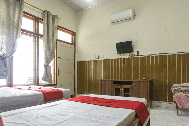 Bedroom 5, RedDoorz @ Taliwang Sumbawa Barat, Sumbawa Barat
