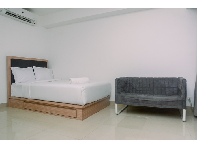 Cozy with Modern Design Studio Apartment at Tamansari The Hive By Travelio, East Jakarta