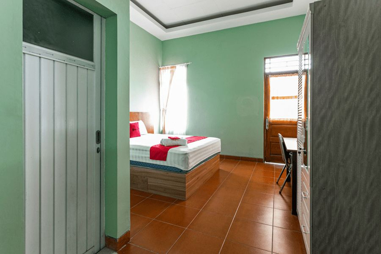 Bedroom 4, RedDoorz near Puro Mangkunegaran, Solo