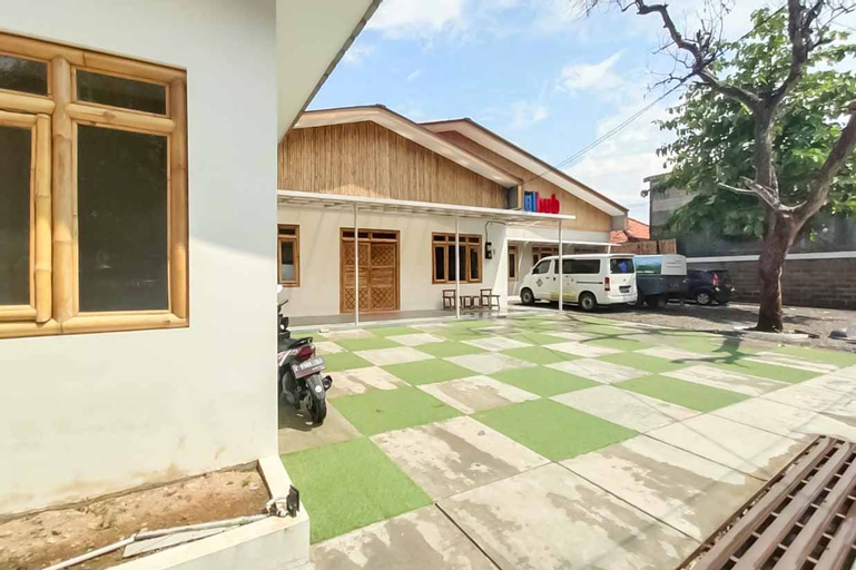 Exterior & Views 2, Sukawana Guest House RedPartner, Majalengka