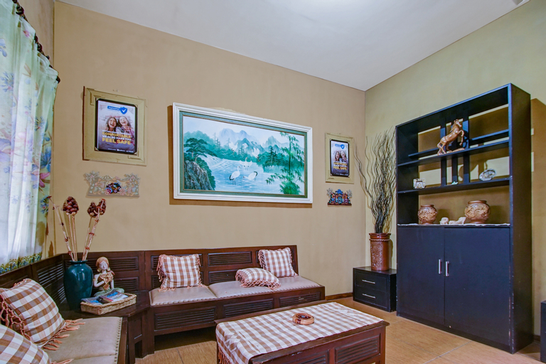 Others 5, OYO 90061 House Of Melati Syariah, Malang
