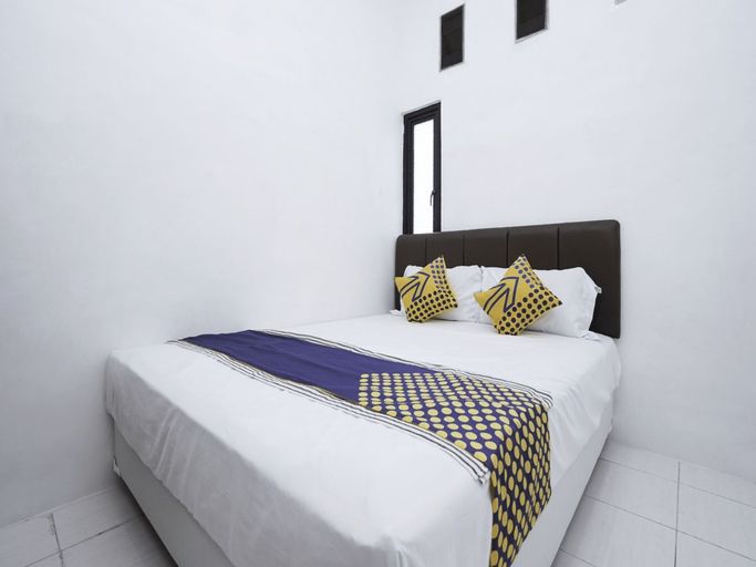 SPOT ON 2479 Berkah Residence Syariah, Gresik