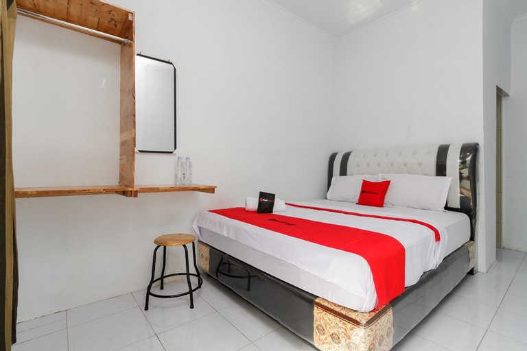 RedDoorz near Universitas Medan Area, Medan
