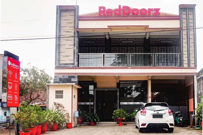 RedDoorz near Kampung Inggris Pare, Kediri