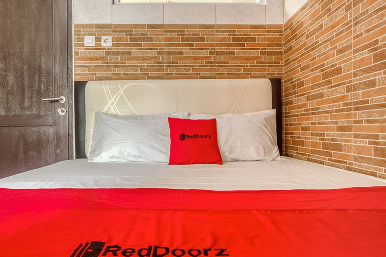 Bedroom 1, RedDoorz @ Panglima Polim 2, South Jakarta