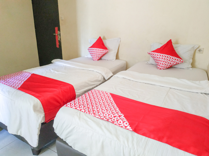 Bedroom 1, OYO 3871 Hotel Surya, Pontianak