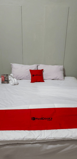 RedDoorz @ Hotel Yaki Mamuju, Mamuju