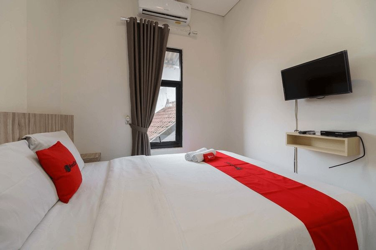 Bedroom 4, RedDoorz Syariah near RSUD Siti Fatimah Palembang, Palembang