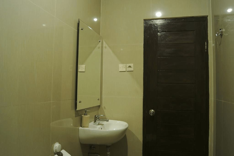Bathroom 5, Semaya One Beach Hotel, Klungkung