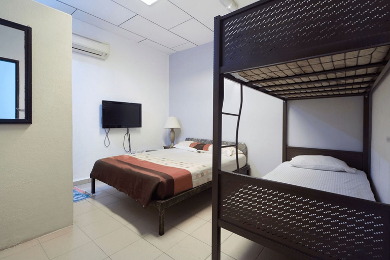 Bedroom 2, G99 Hotel, Penang Island