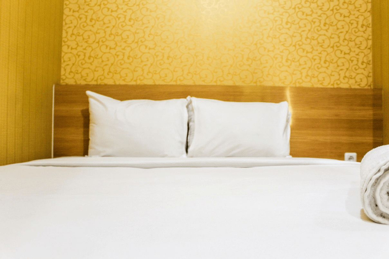 Bedroom 5, Comfortable and Fully Furnished 1BR Green Pramuka Apartment By Travelio, Central Jakarta