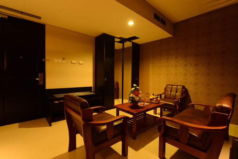 Food & Drinks 5, Emilia Hotel By Amazing - Palembang, Palembang