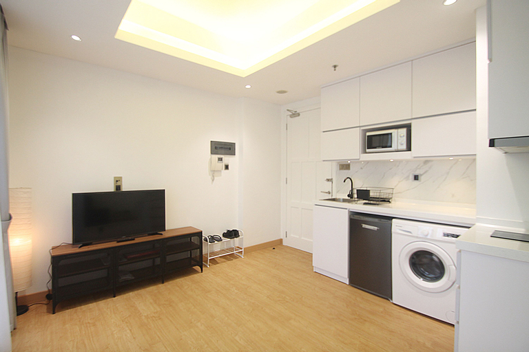Dining Room 5, Apartemen 1@cikditiro by Aparian, Central Jakarta