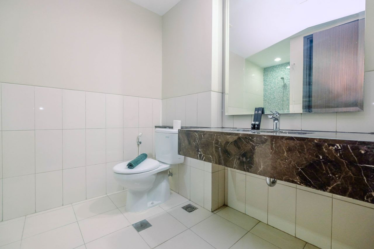 Bedroom 4, Cozy 2BR Apartment at Nine Residence with City View By Travelio, South Jakarta