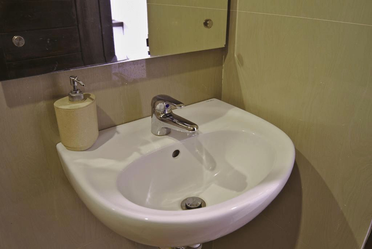 Bathroom 5, Semaya One Beach Hotel, Klungkung
