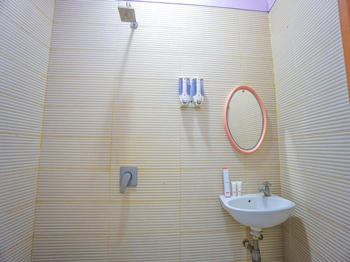 OYO 1573 Mahera Guest House, Manado