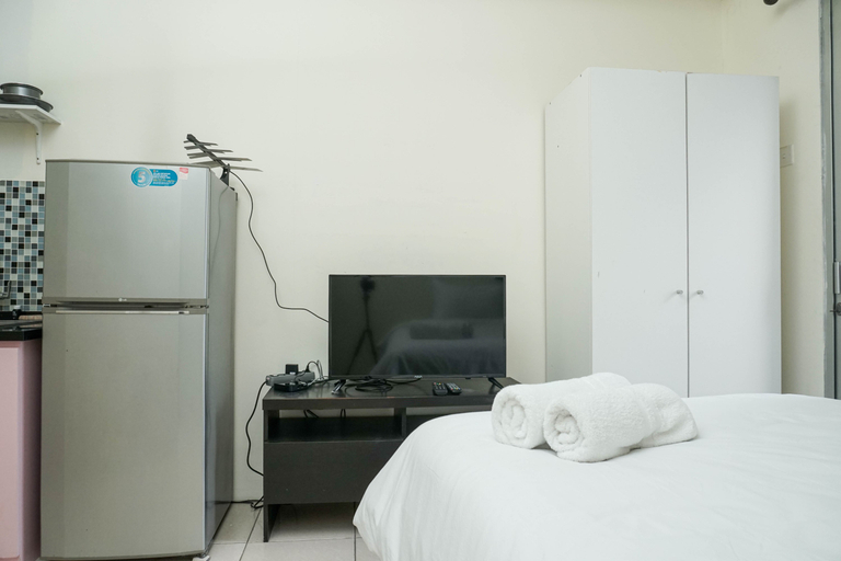 Bedroom 2, Cozy Stay and Relax @ Studio Pakubuwono Terrace Apartment By Travelio, Jakarta Selatan