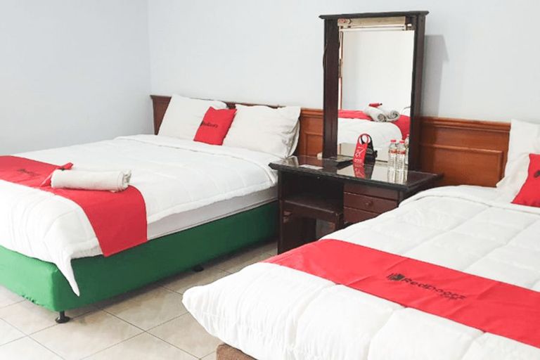 RedDoorz near Bojonegoro Train Station, Bojonegoro