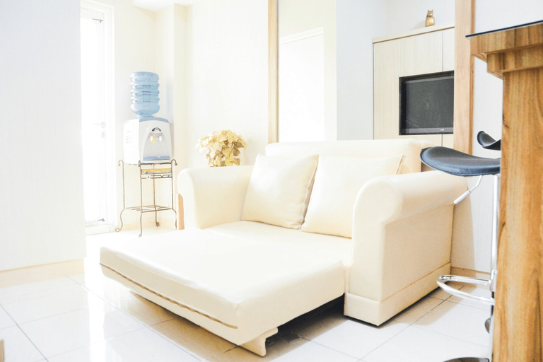 Bedroom 2, Comfortable 2BR Springlake Summarecon Apartment By Travelio, Bekasi