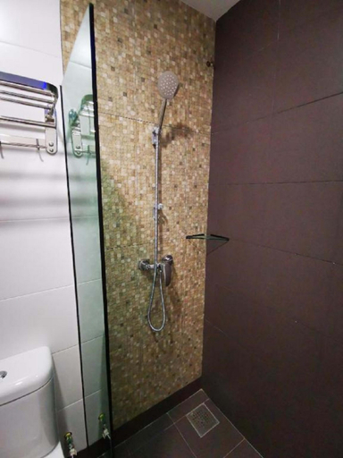 Bathroom 5, D'Green Hotel, Kuching