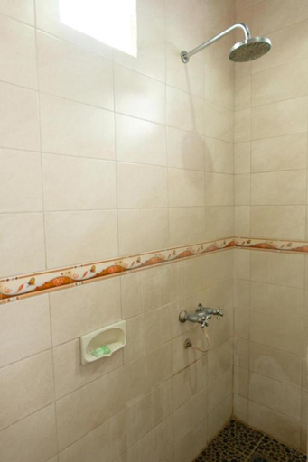 Bathroom 4, Kerti Beach Bungalow and Restaurant, Karangasem