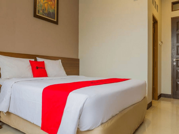 RedDoorz near Simpang Dago 2, Bandung