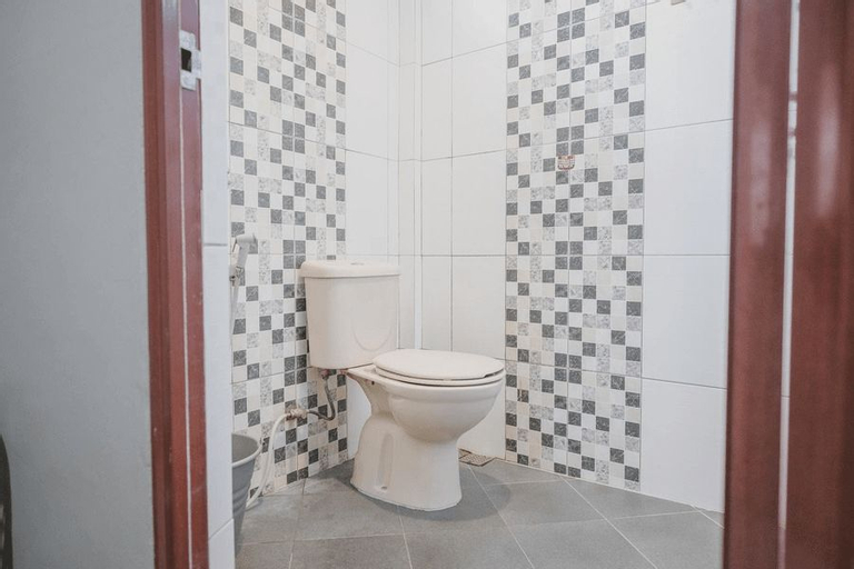 Bathroom 8