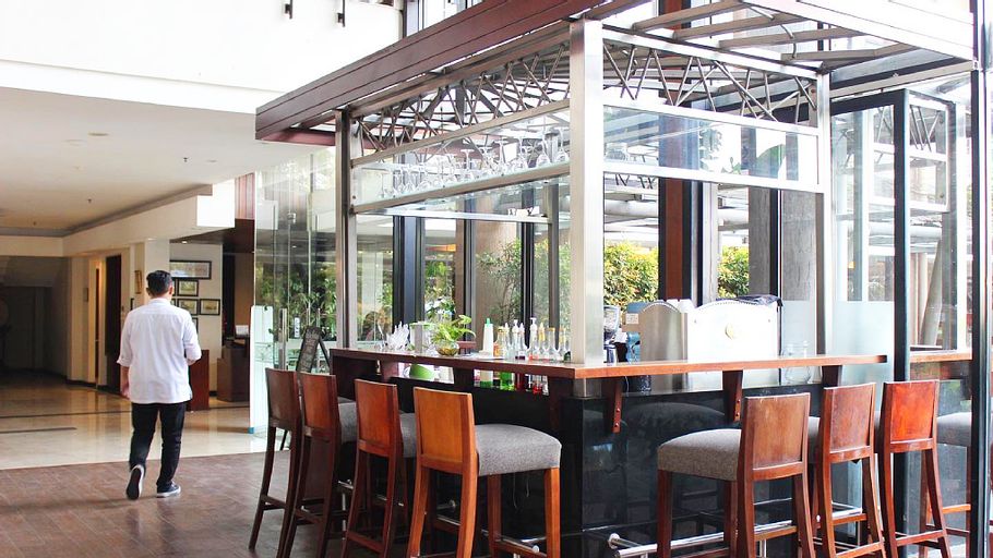 Food & Drinks 5, Horison Ultima Ratu Serang, Serang