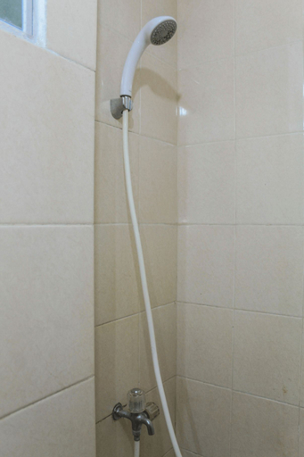 Bedroom 3, Affordable Price Studio at Sky View Apartment By Travelio, South Tangerang