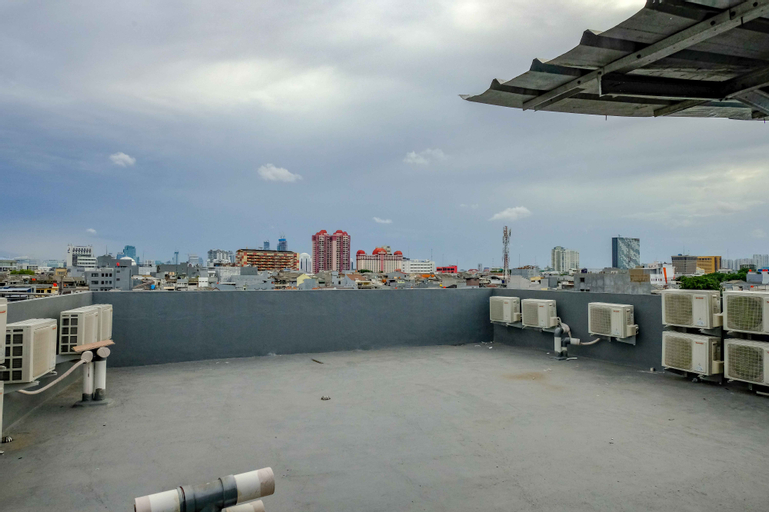 Exterior & Views 7