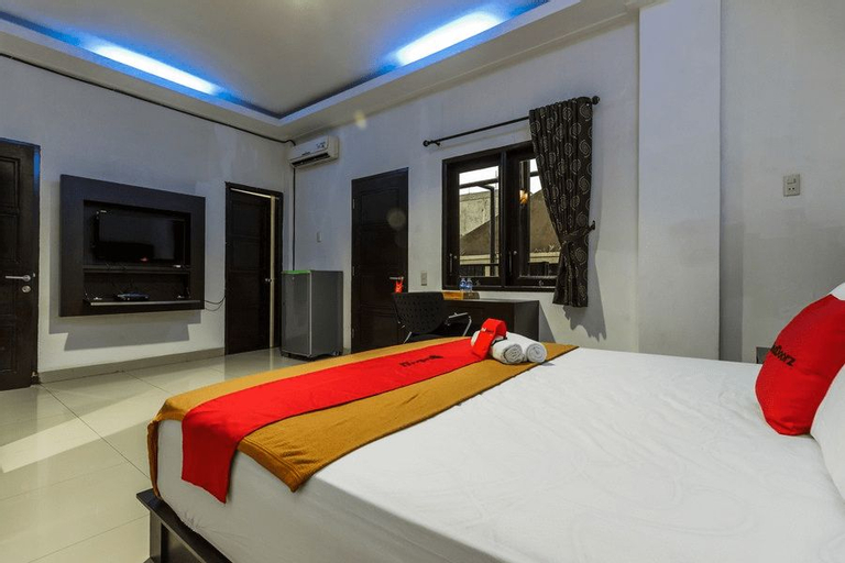 RedDoorz Premium @ Ampera Raya 2, Jakarta Selatan
