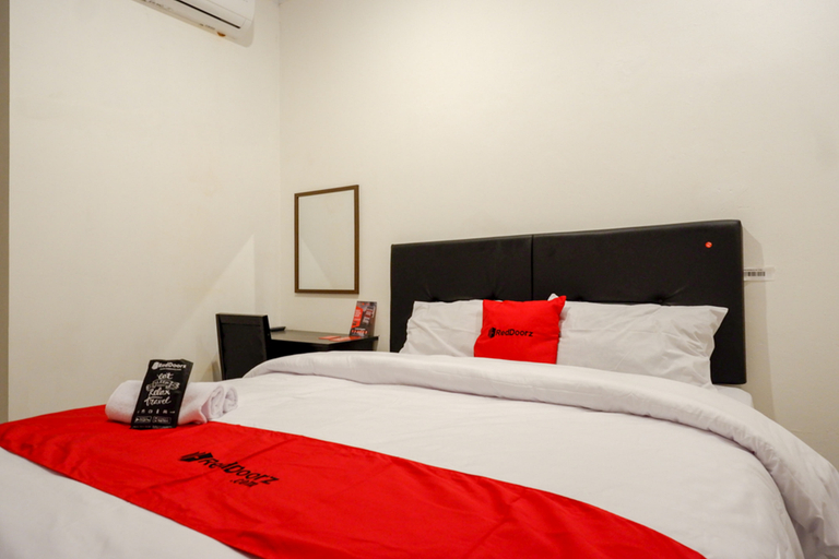Bedroom 4, RedDoorz @ Jalan Wonosari KM.9, Sleman