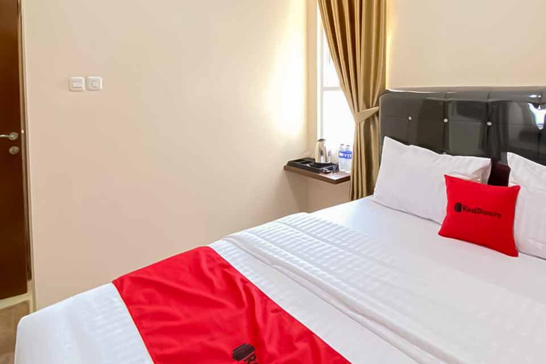 RedDoorz Plus @ Jalan P. Emir Moh Noer Lampung, Bandar Lampung