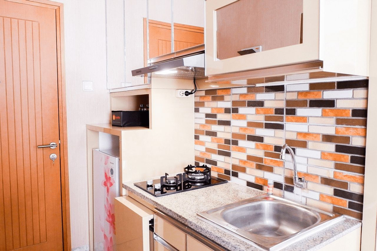 Modern Furnished Studio Room Cinere Bellevue Suites Apartment By Travelio, Depok