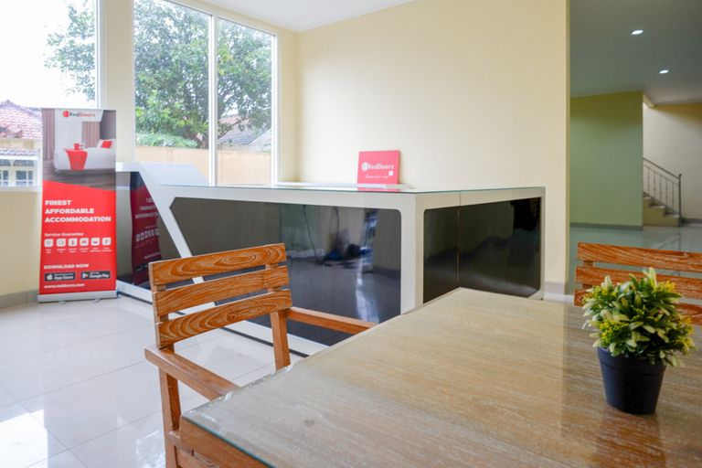 Public Area 3, RedDoorz @ Jalan Bali Cilacap, Cilacap