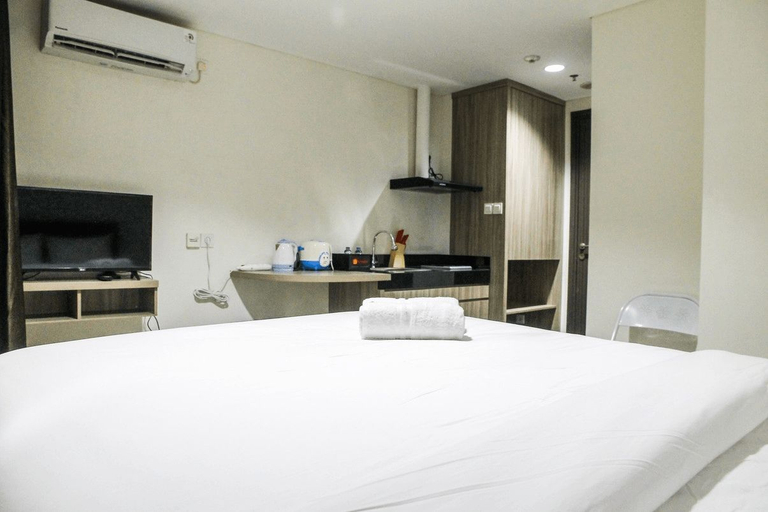 Bedroom 3, Comfy Studio Room Bintaro Icon Apartment By Travelio, South Tangerang