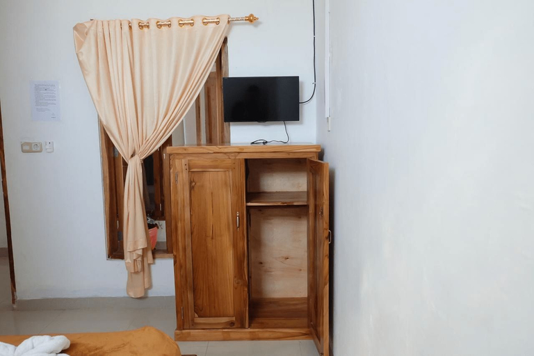 Bedroom 4, Sky Tower Hotel Labuan Bajo, West Manggarai