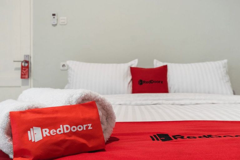 Bedroom 5, RedDoorz Plus near RS USU Medan 2, Medan