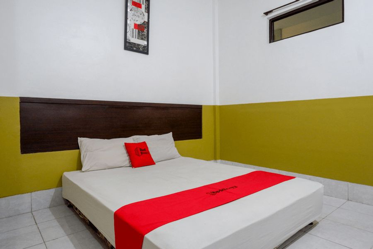 Bedroom 1, RedDoorz Syariah @ Hotel Wisma Indonesia Kendari, Kendari