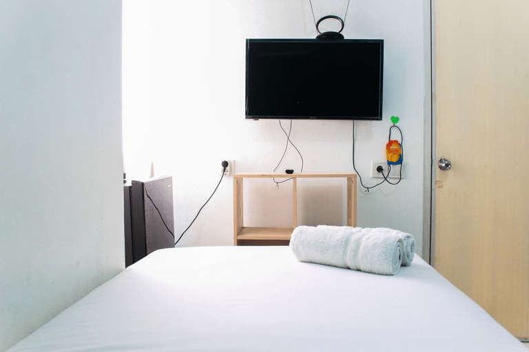 Bedroom 2, Minimalist and Stylish Studio Aeropolis Tangerang Apartment By Travelio, Tangerang